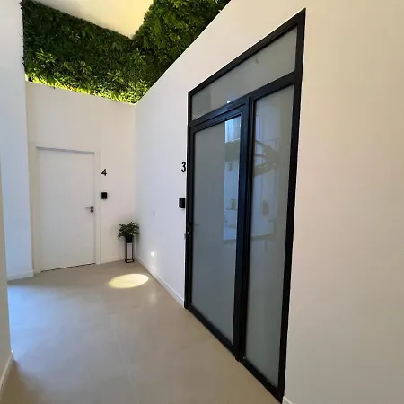 Nina Mala Гостевой дом Валенсия