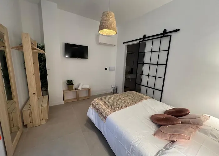 Niña Mala Pensión 3*