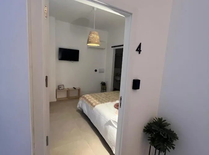 Pensión Niña Mala 3*