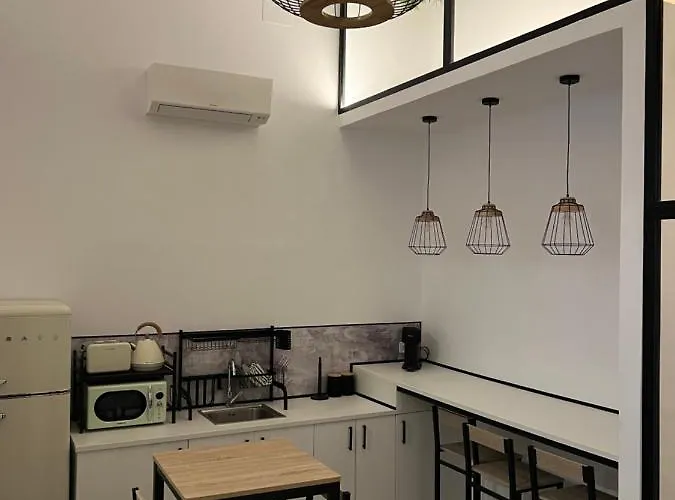 Niña Mala Pensión 3*