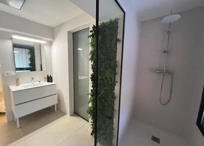 Nina Mala 4*