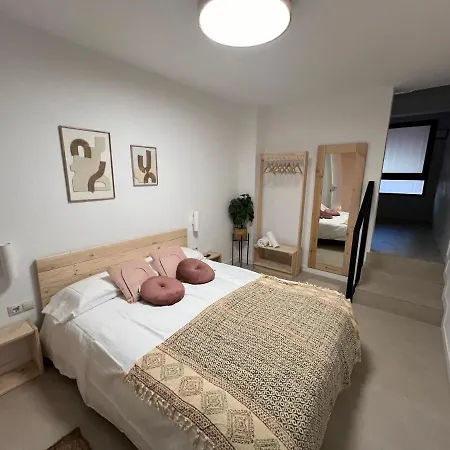 Nina Mala Valencia